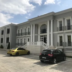 https://jurgen-resort.hotels-in-tirana.com