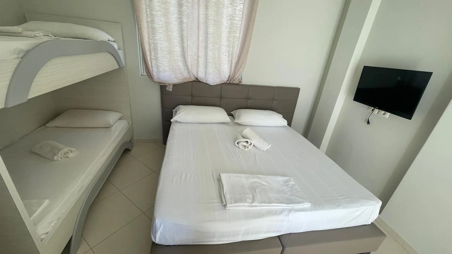 Hotel Ble Ble Vlorë 3*,  Albania